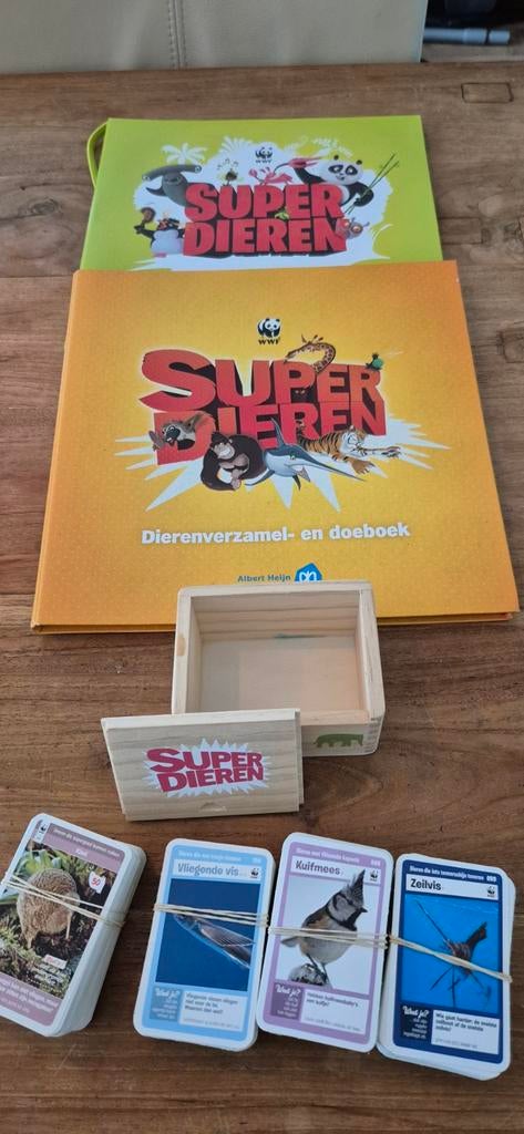 Superdieren boeken en kaarten., Ophalen of Verzenden