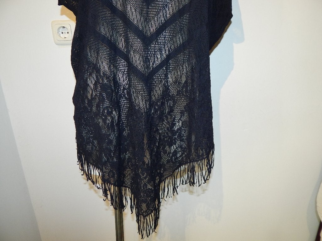 Pain de Sucre stretch poncho kant look franjes onderkant One, Verzenden, Zwart, Maat 42/44 (L), Pain de sucre