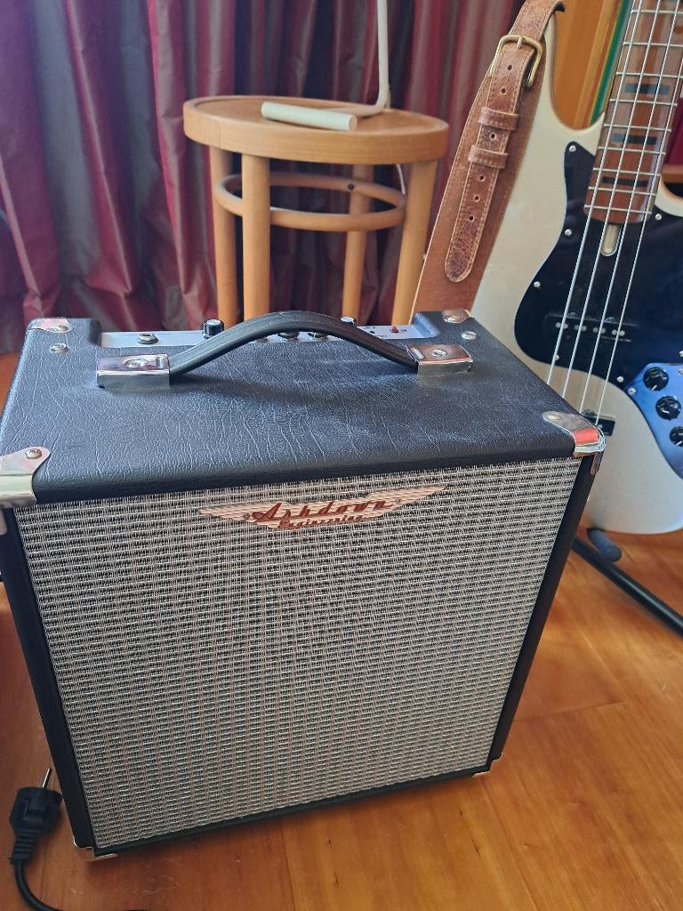 Ashdown Studio 8 basversterker, Muziek en Instrumenten, Versterkers | Bas en Gitaar, Ophalen, Zo goed als nieuw, Basgitaar, Minder dan 50 watt