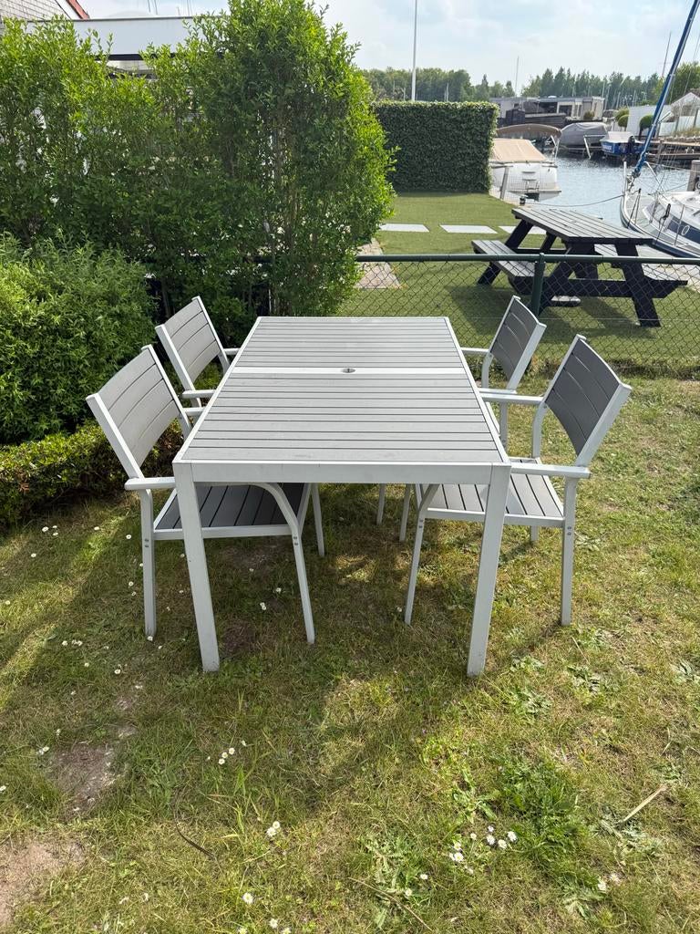 Tuinset met 4 stoelen en tafel - toplaag beschadigd, 4 zitplaatsen, Gebruikt, Eettafel, Aluminium