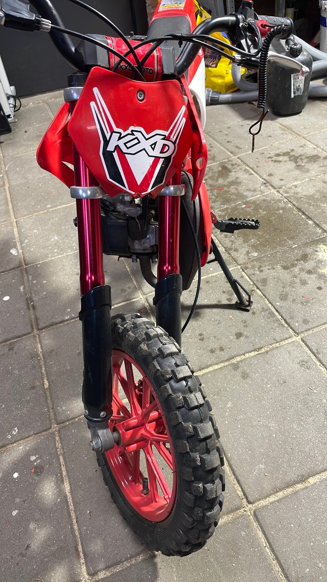 Rood minibike 49 cc, Fietsen en Brommers, Ophalen, Gebruikt, 49 cc, Schijfrem