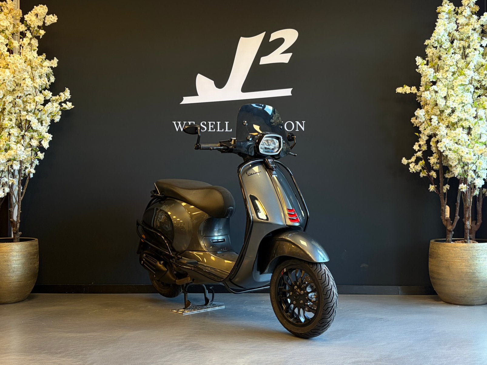 Vespa Sprint | Daytona Grau | Brom | 2022 | 6574 km | 1 eig