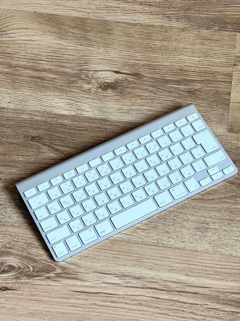 Apple Wireless Toetsenbord A1255 - Japanse indeling, Ophalen of Verzenden, Overige indelingen, Gebruikt, Draadloos