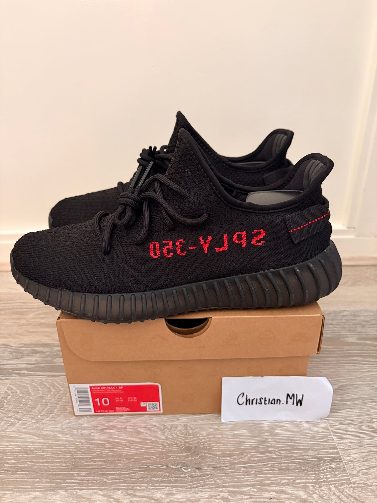 Adidas Yeezy Boost 350 V2 'Black Red' - Maat 44 - US 10, Ophalen of Verzenden, Zo goed als nieuw, Zwart, Sneakers of Gympen