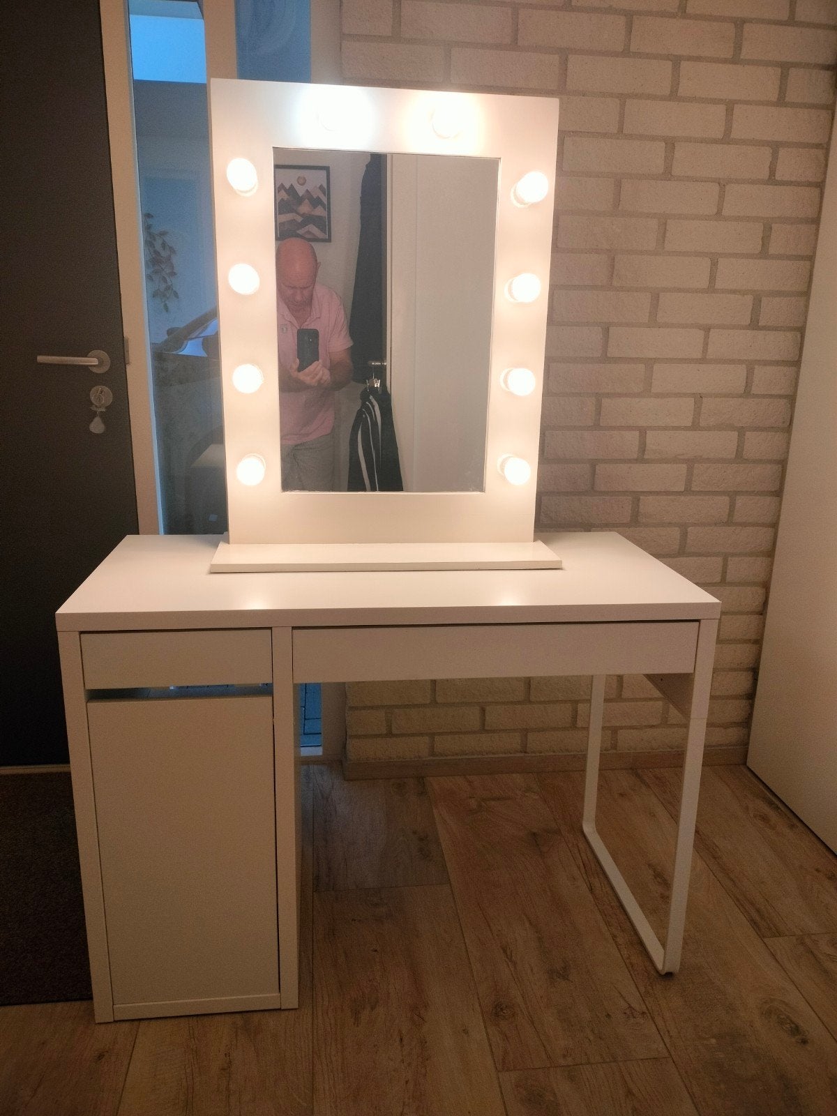 Kaptafel met spiegel en verlichting