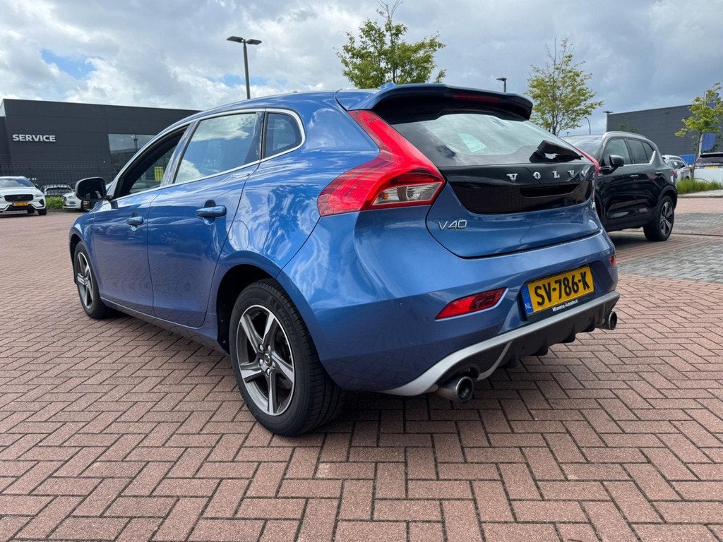 Volvo V40 2.0 T4 Business Sport | Stoelverwarming | LED Kopl, Voorwielaandrijving, 12 maanden, Gebruikt, Euro 6