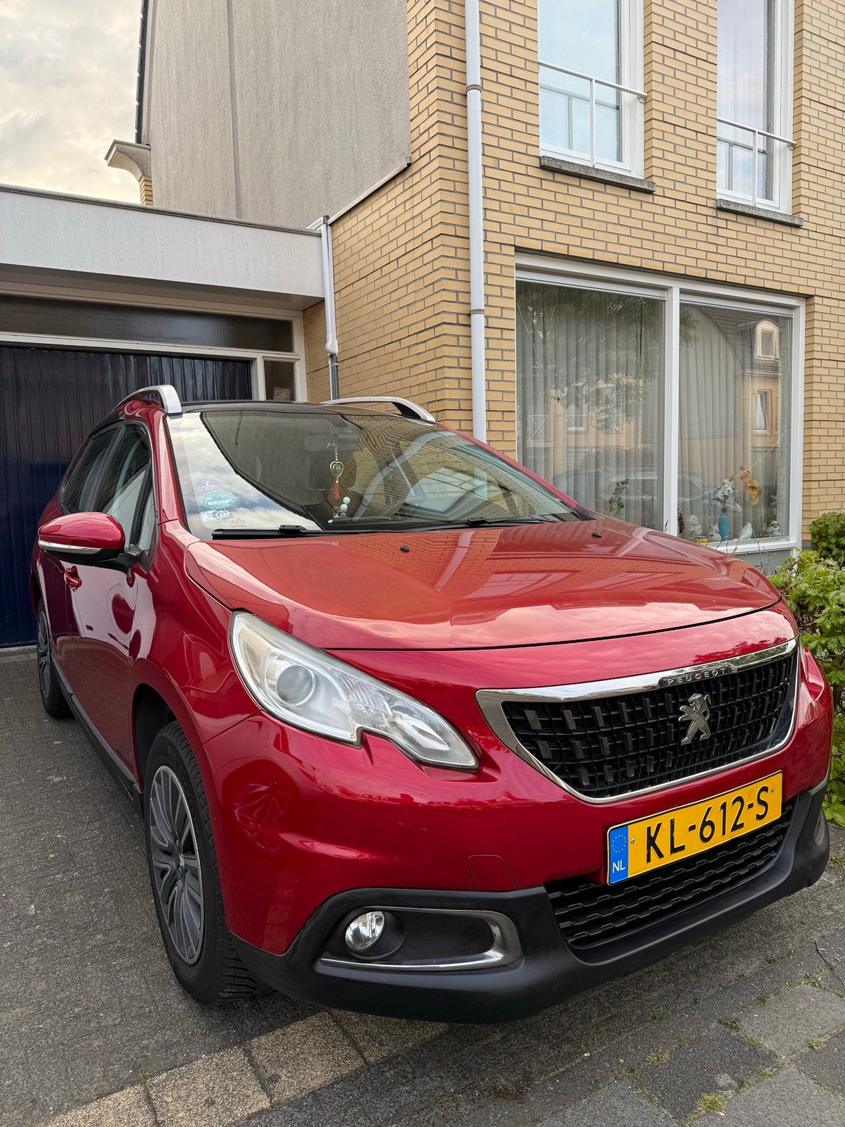 Peugeot 2008 1.2 PureTech 110pk | Panoramadak Handgeschakeld, Voorwielaandrijving, 1250 kg, Origineel Nederlands, Handgeschakeld