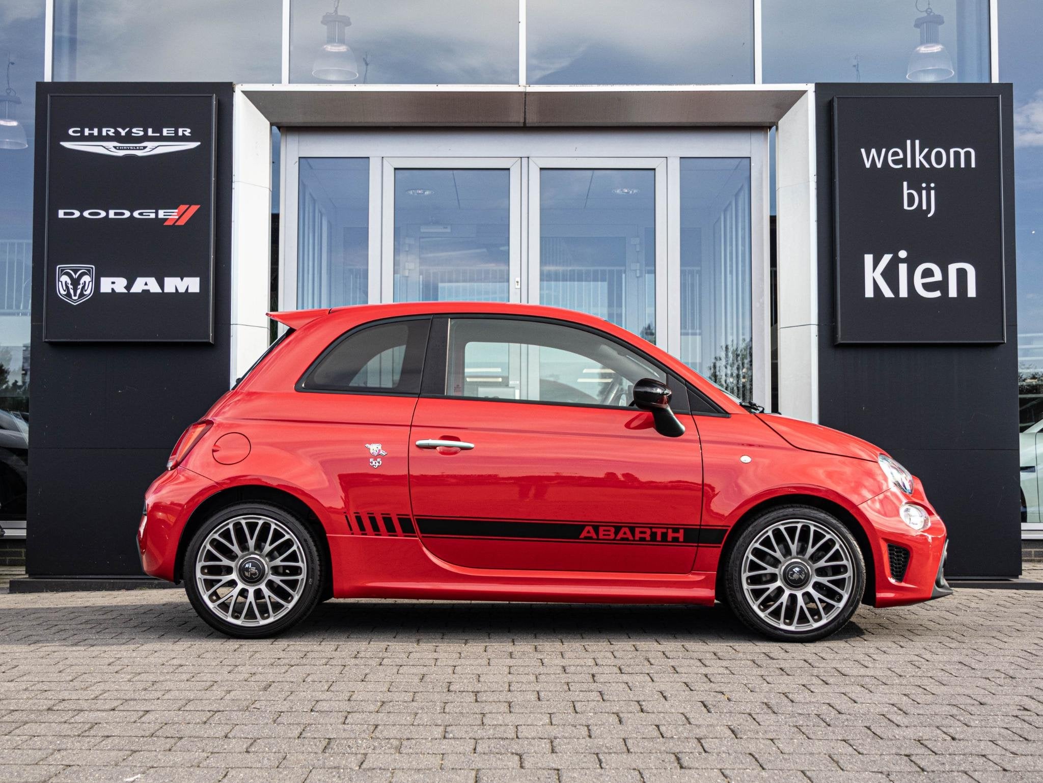 Abarth 595 1.4 T-Jet Abarth 595 | Apple Carplay | Navi | Spo, Auto's, Voorwielaandrijving, 145 pk, Stof, Euro 6