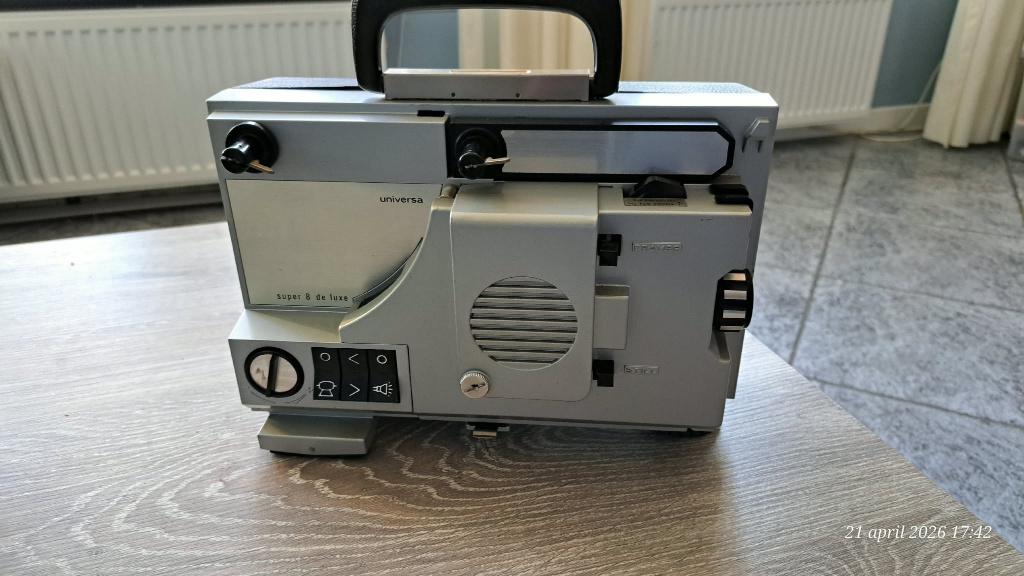 universa super 8 de luxe projector plus camera, Ophalen, Universa, Overige resoluties, Gebruikt