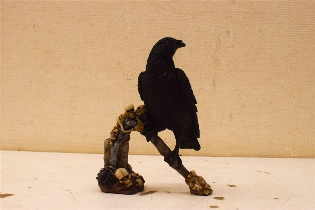 Gothic beeldje van een kraai op een zeis 51201, Ophalen of Verzenden, Gebruikt, Dier