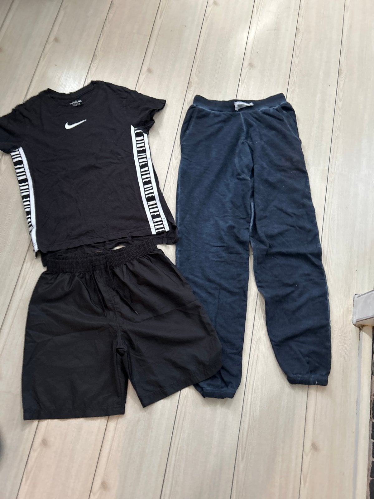 Nike T-shirt en korte broek voor jongens (maat 158-164), Kinderen en Baby's, Kinderkleding | Maat 164, Ophalen of Verzenden, Gebruikt