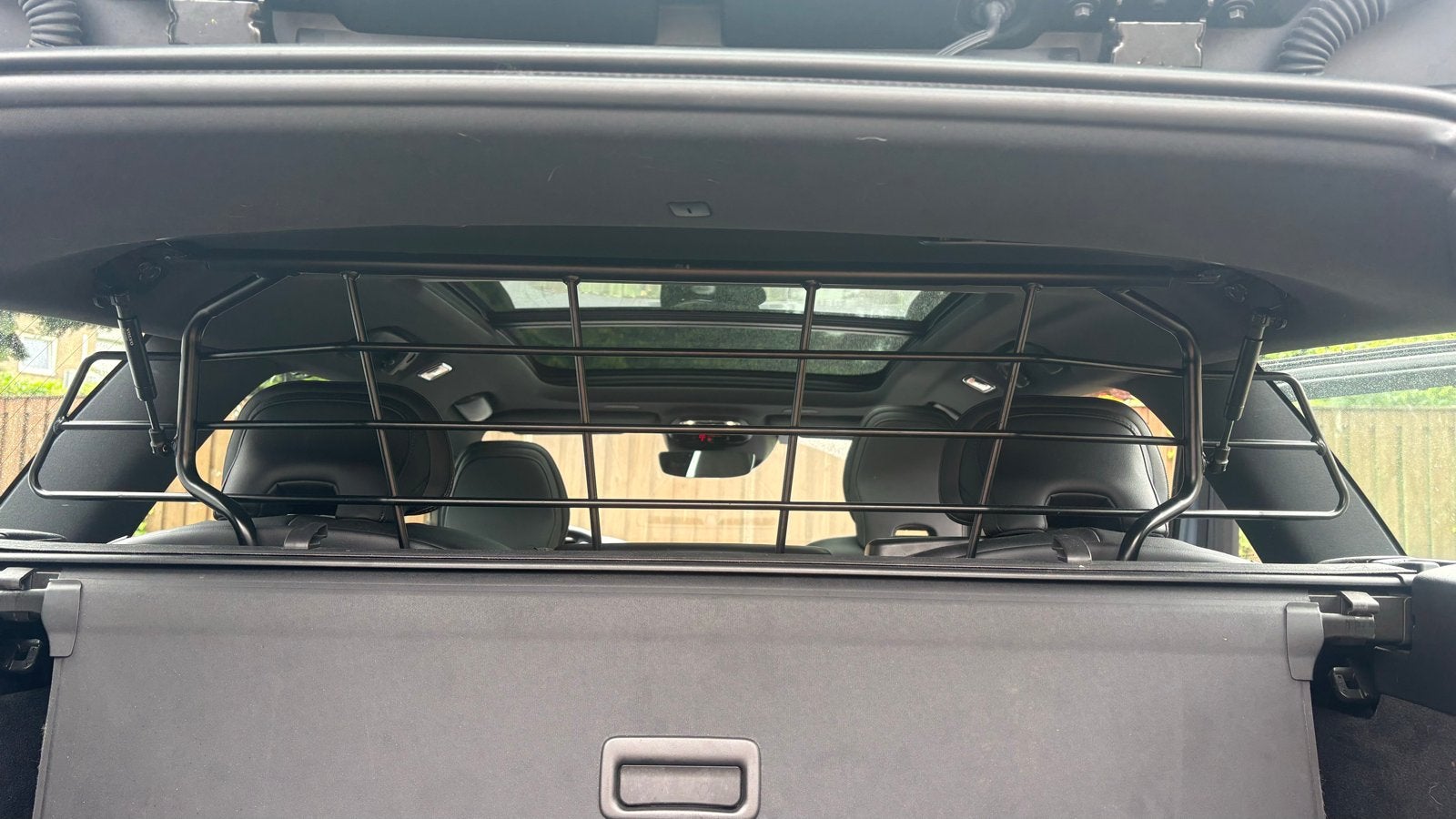 Origineel Volvo V90 Hondenrek - Inklapbaar en Stevig, Auto diversen, Hondenrekken, Ophalen, Zo goed als nieuw