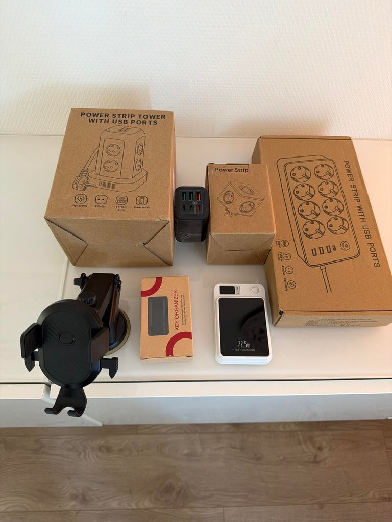 Diverse elektronica: stekkerdozen, powerbank, telefoonhouder, Ophalen of Verzenden, Nieuw