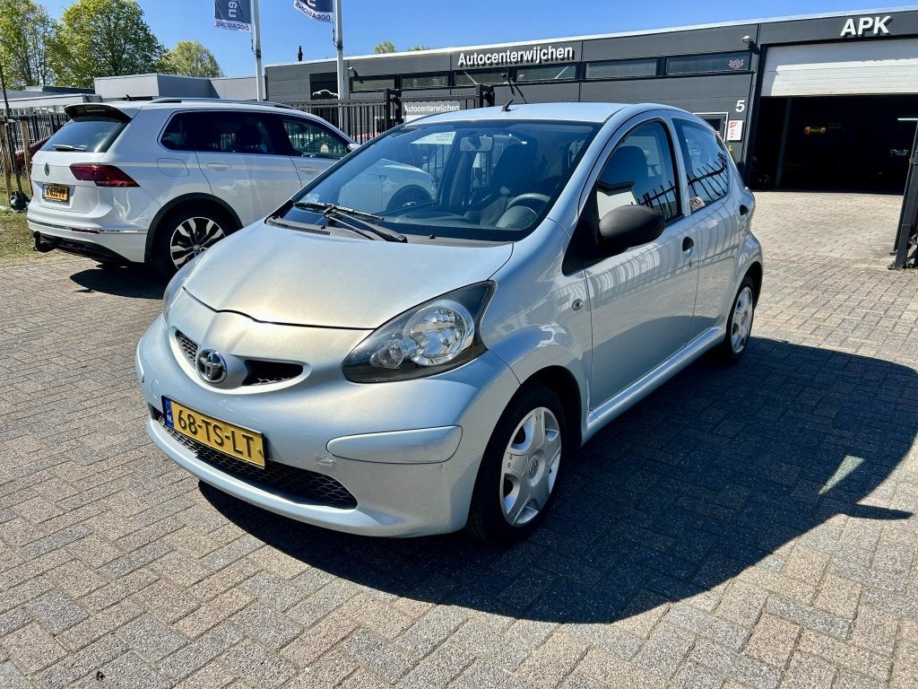 Toyota Aygo 1.0-12V - Apk - 5drs (bj 2007), Voorwielaandrijving, Metallic lak, Gebruikt, 68 pk