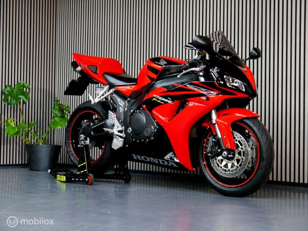 Honda CBR 1000RR Fireblade Liefhebbersmotor! cbr cbr1000 600, Bedrijf, Sport, Meer dan 35 kW, 998 cc