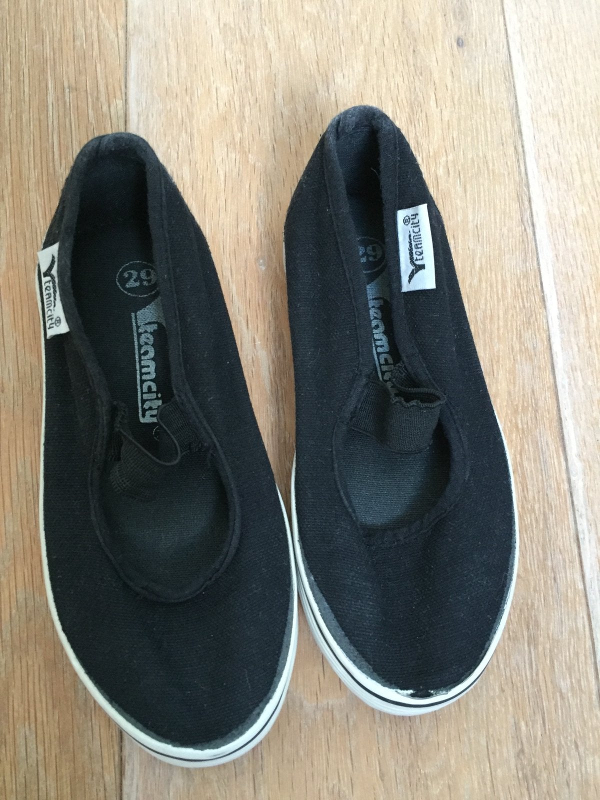 Kindergymschoenen Maat 29, Gebruikt, Meisje, Sportschoenen, Ophalen of Verzenden