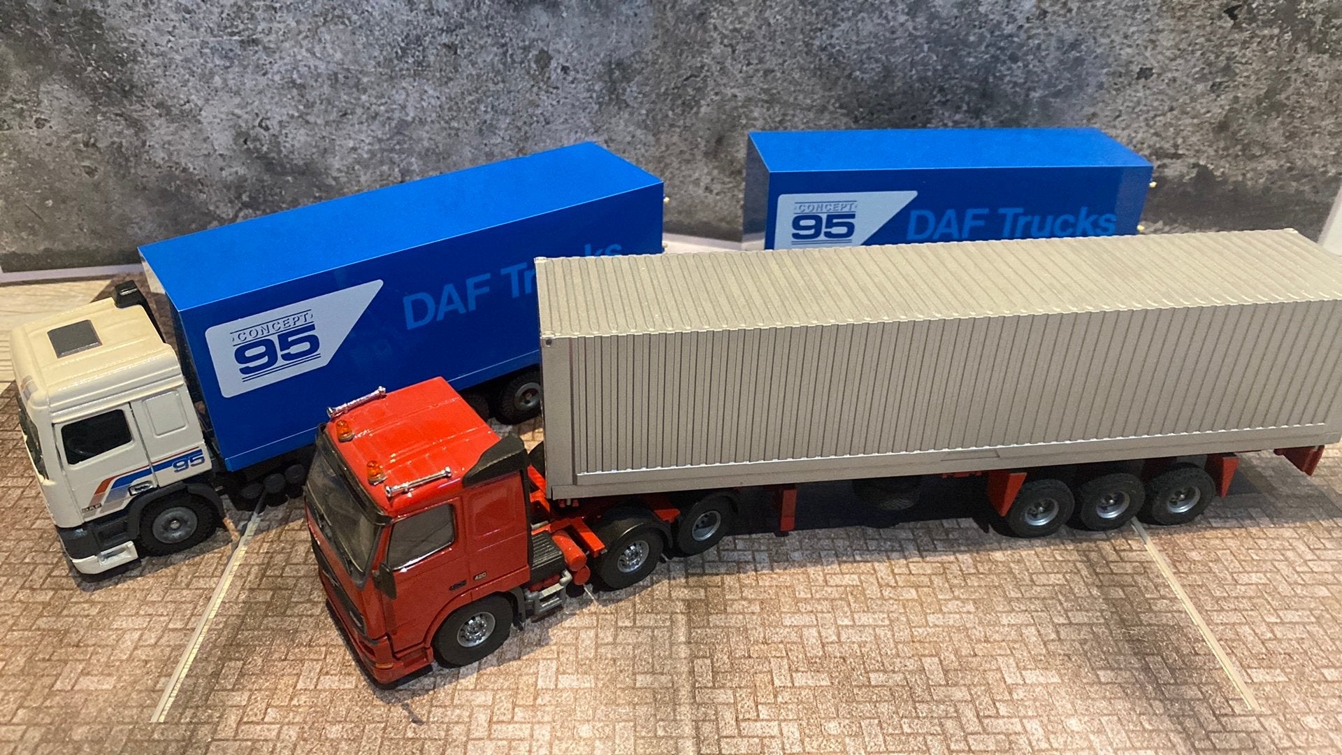 1/50 Daf en Volvo combinatie (Tekno), Ophalen of Verzenden, Zo goed als nieuw, Bus of Vrachtwagen, Tekno