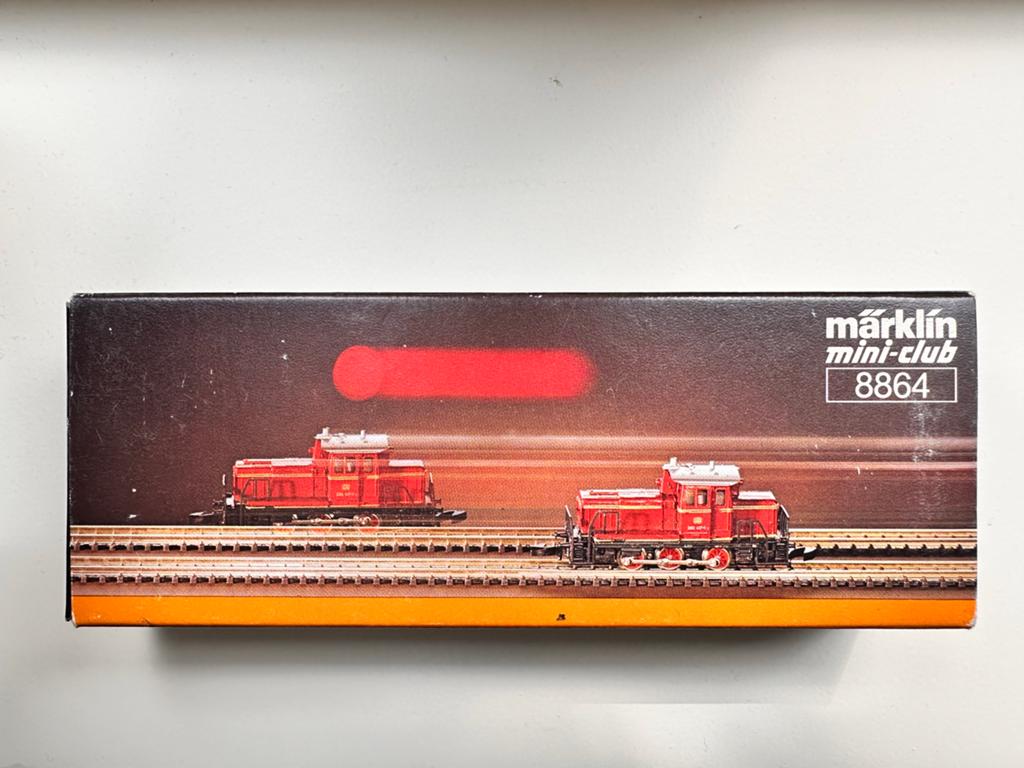 Märklin 8864 Mini-Club Z schaal locomotief – met  doos, Hobby en Vrije tijd, Gebruikt, Locomotief, Ophalen of Verzenden, Analoog