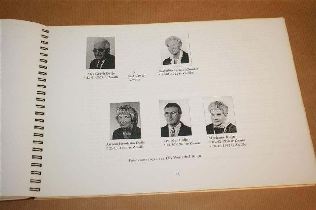 De Duijn Stamboom 1700-2003 — Zeldzame Genealogie, Ophalen of Verzenden, Gelezen
