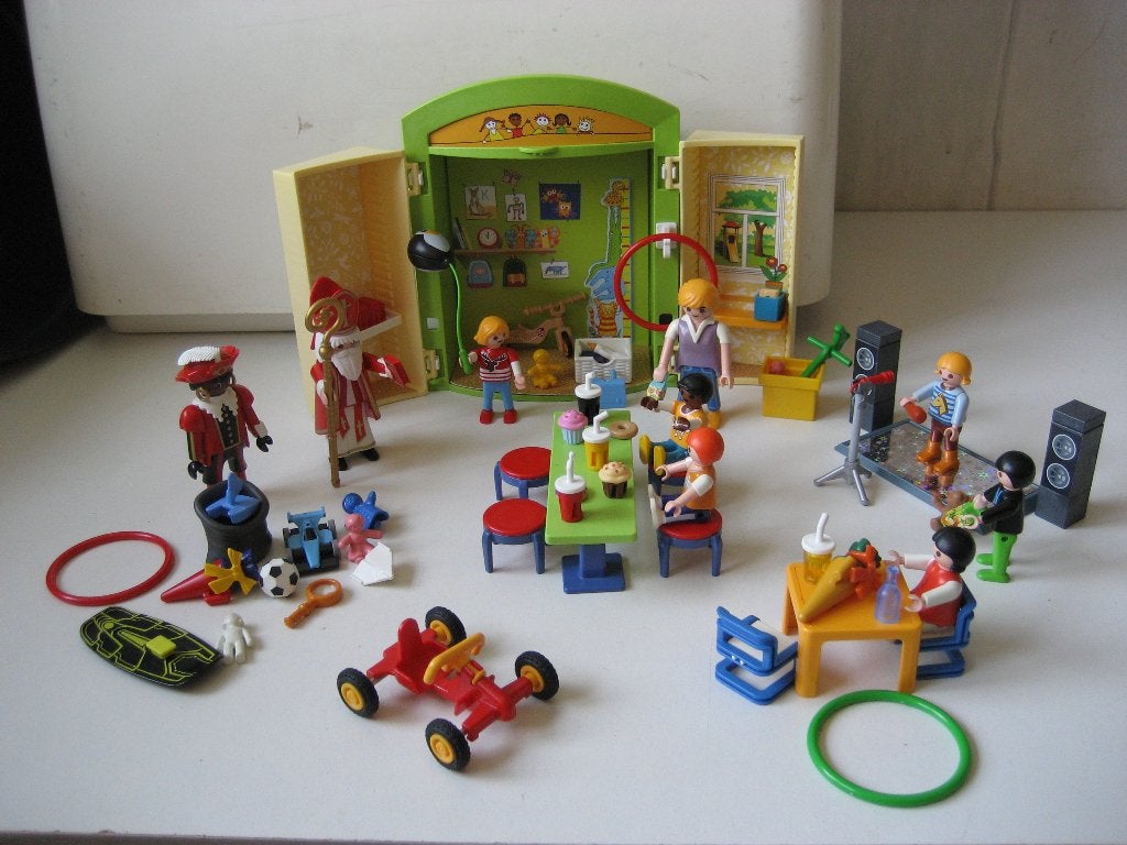 Foto 2 van playmobil sint en piet op het kinderdagverblijf