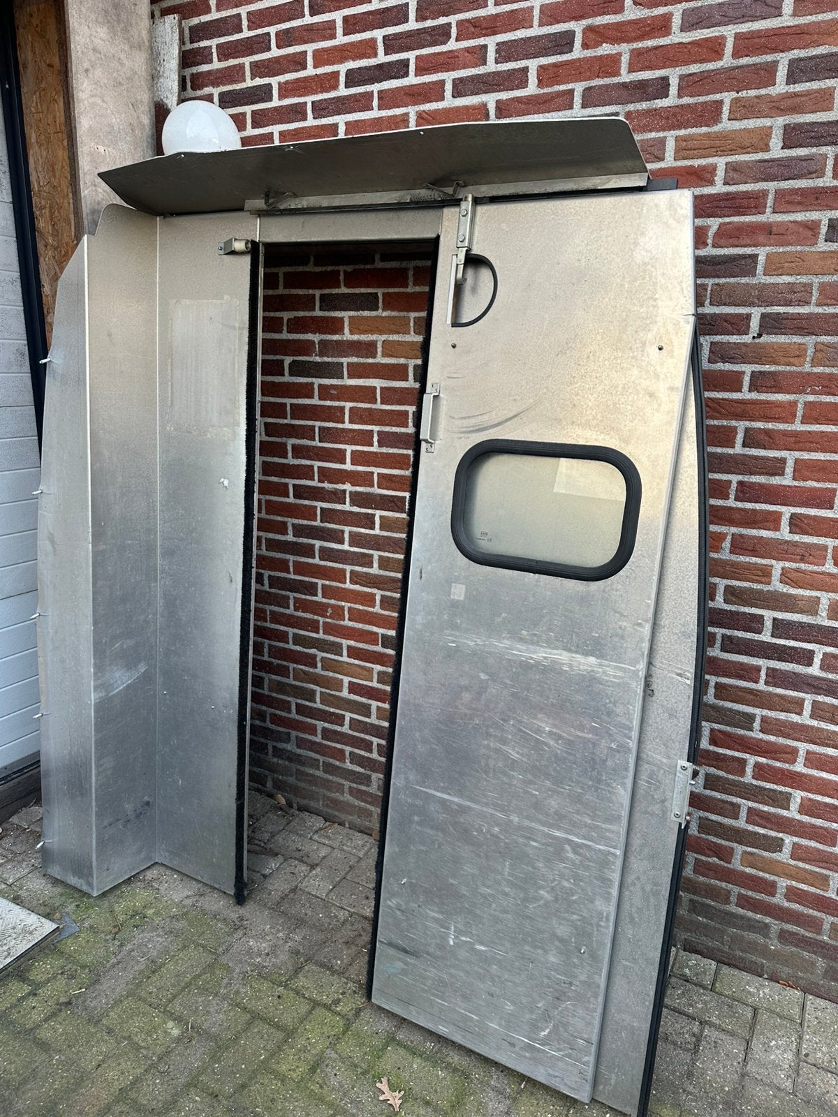 Tussen wand crafter, Ophalen