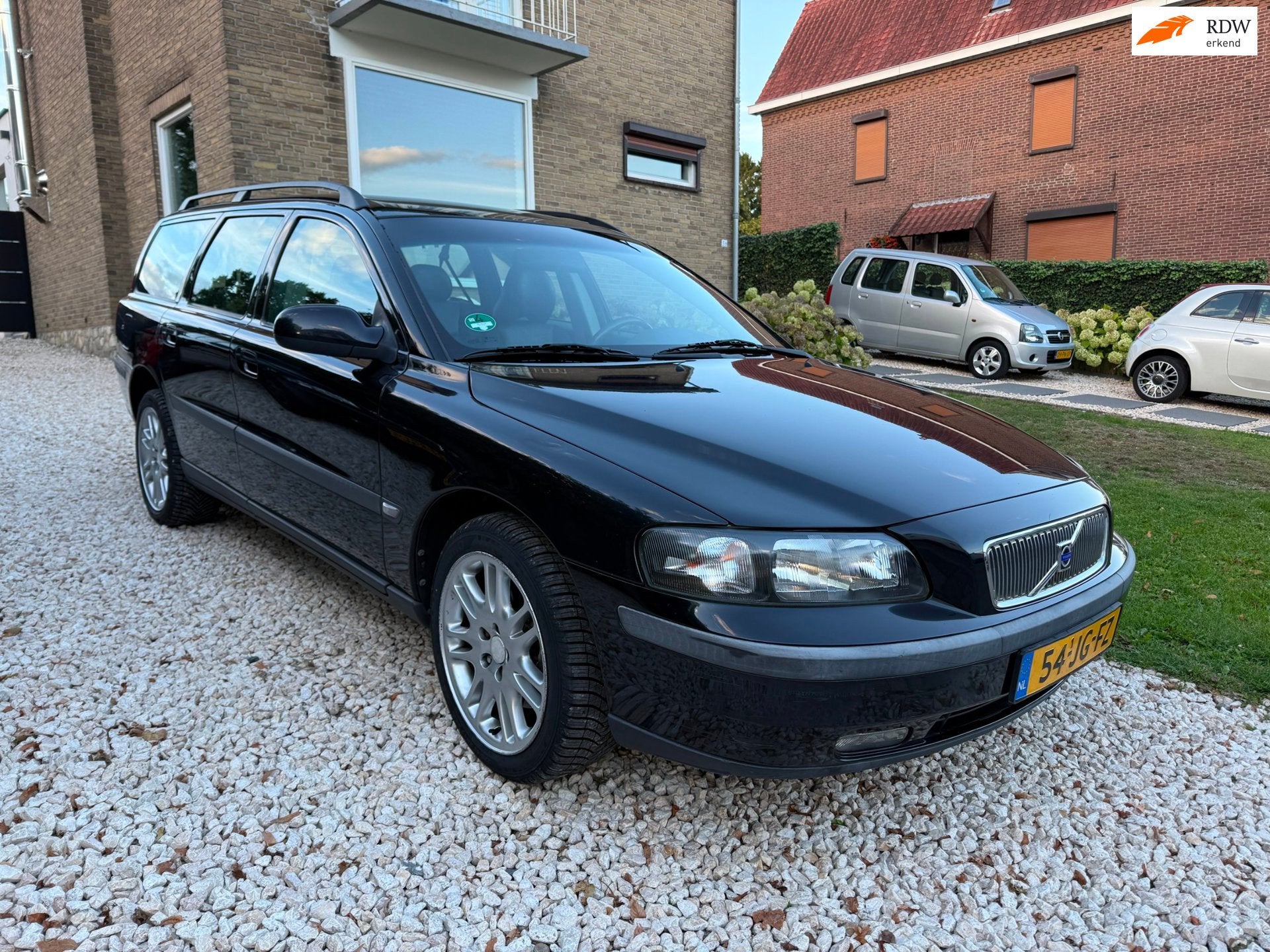 Volvo V70 2.4 T AWD 7-Persoons/Nwe Distributie&APK., Auto's, Automaat, Zwart, 2435 cc, Vierwielaandrijving