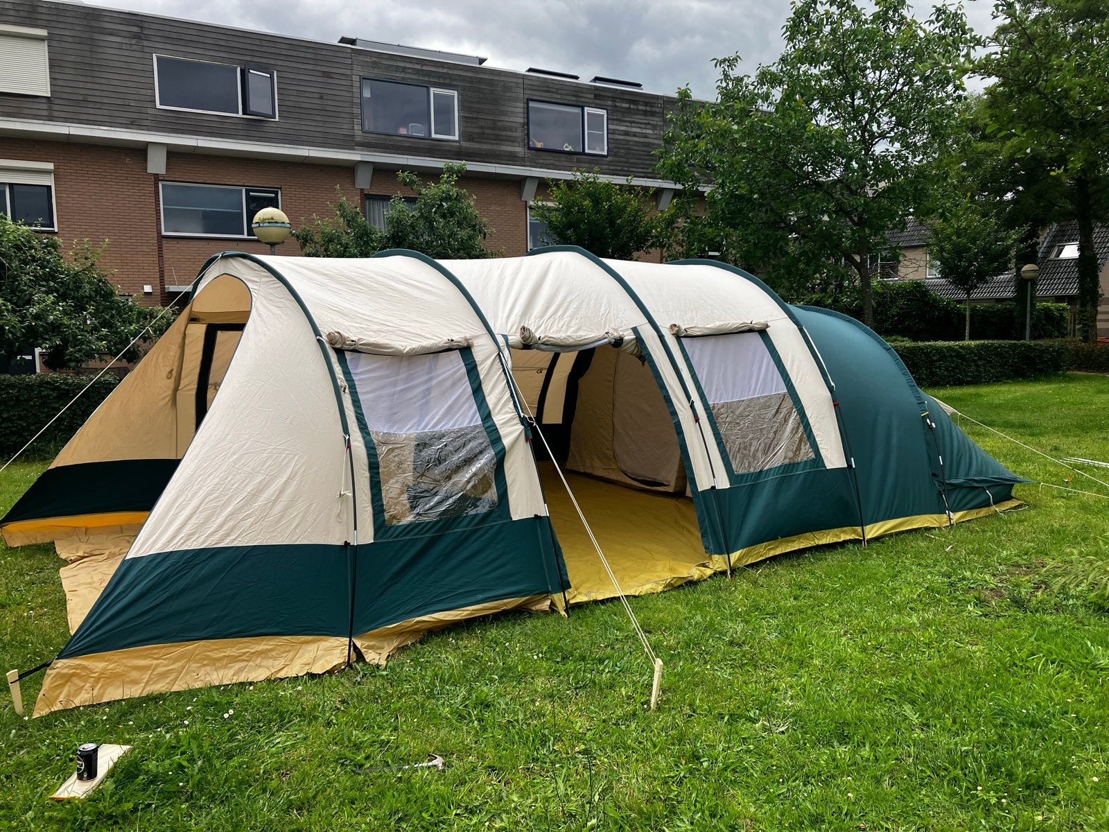 Ruime katoenen 4/5 persoons tent met vast kuipzeil, Caravans en Kamperen, Ophalen of Verzenden, Zo goed als nieuw, Tot en met 5