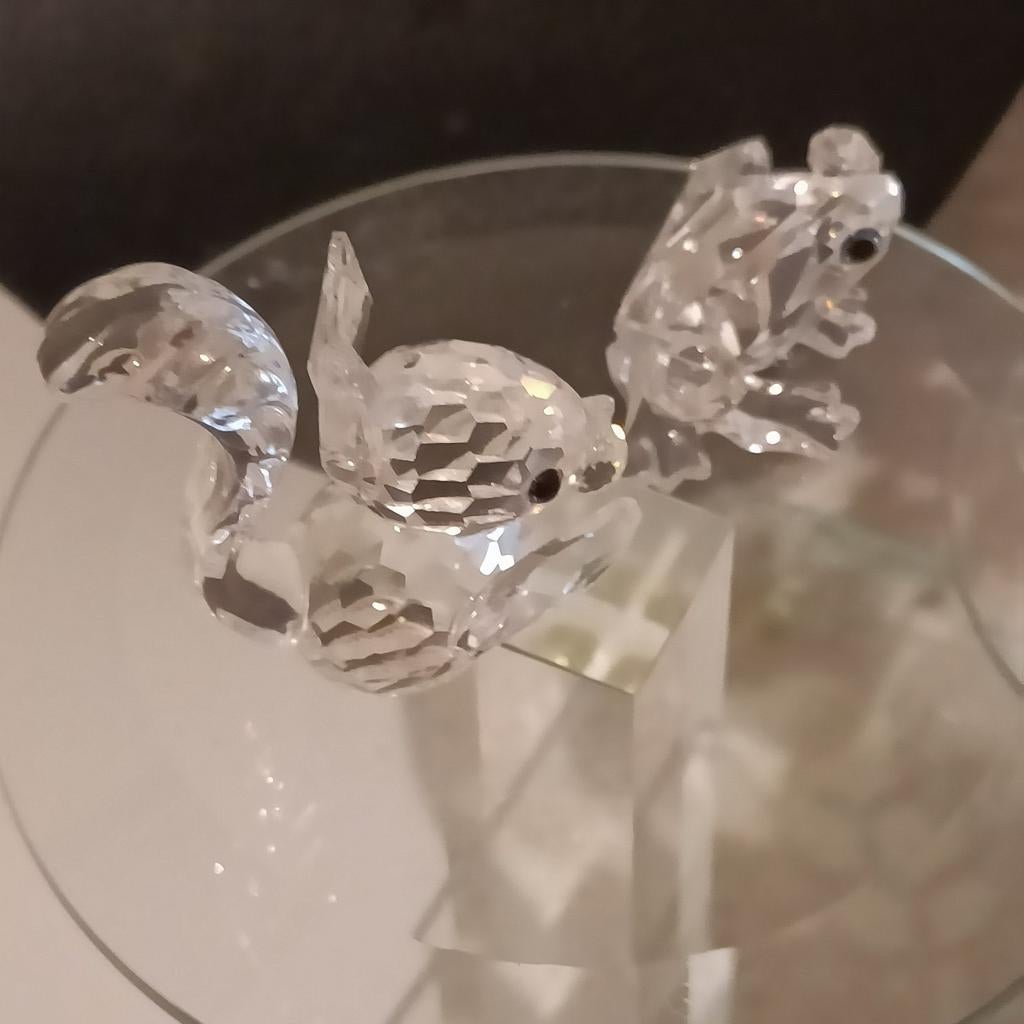 Swarovski kristallen eekhoorn en kikker beeldjes, Ophalen of Verzenden, Zo goed als nieuw, Figuurtje