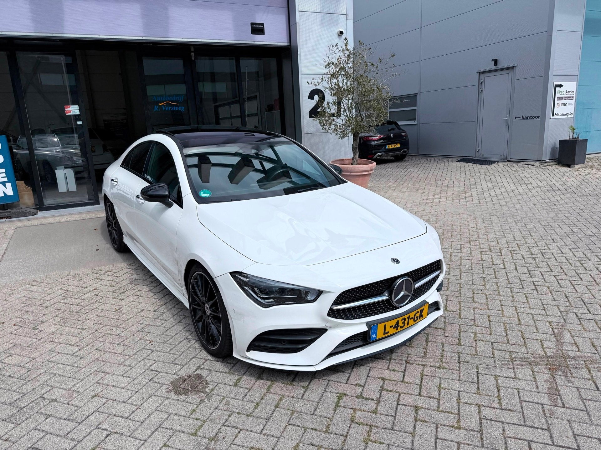 Mercedes-Benz CLA-klasse 200 AMG Edition! VOL OPTIES! LEES T, Auto diversen, Schadeauto's, Wit, Mercedes-Benz, Handgeschakeld