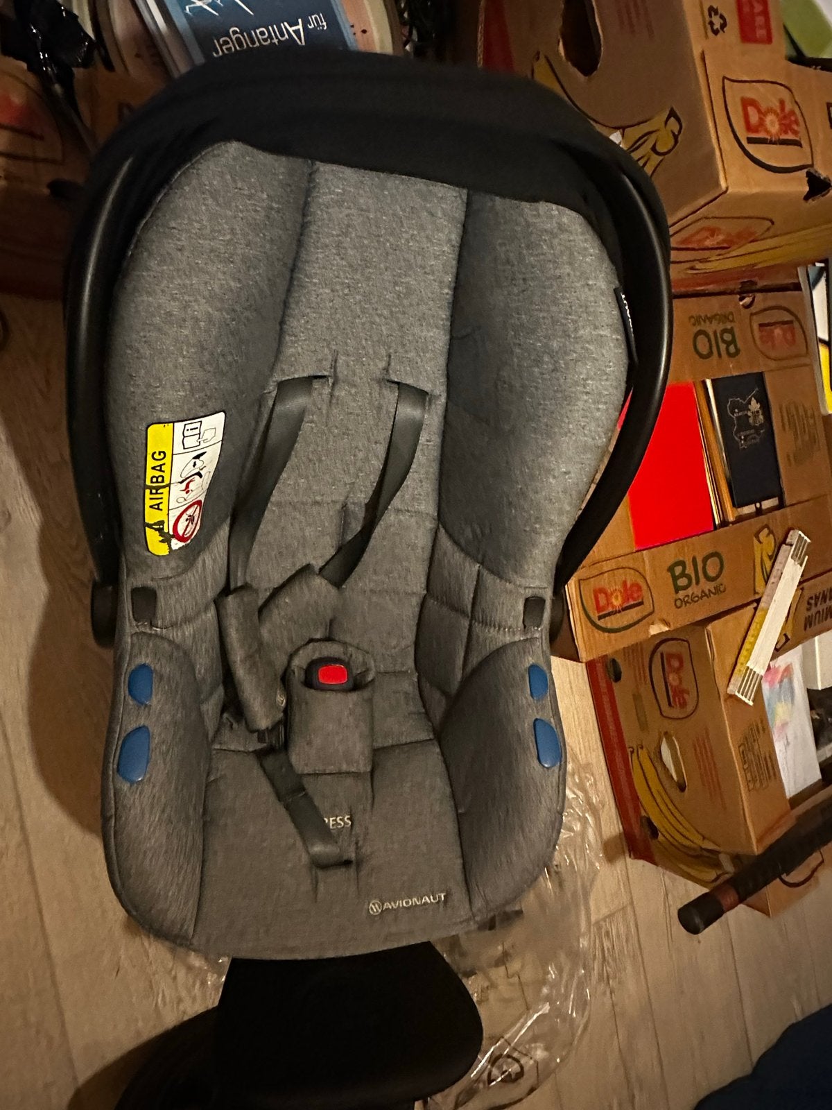 Avionaut autostoel met onderstel, Gebruikt, Zijbescherming, Isofix, 0 t/m 13 kg
