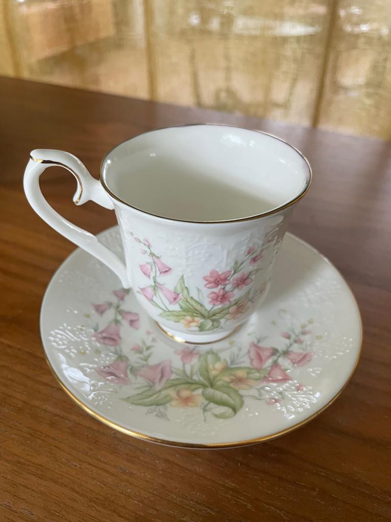 Royal Albert For All Seasons Parkland kop en schotel, Antiek en Kunst, Antiek | Servies los, Ophalen of Verzenden