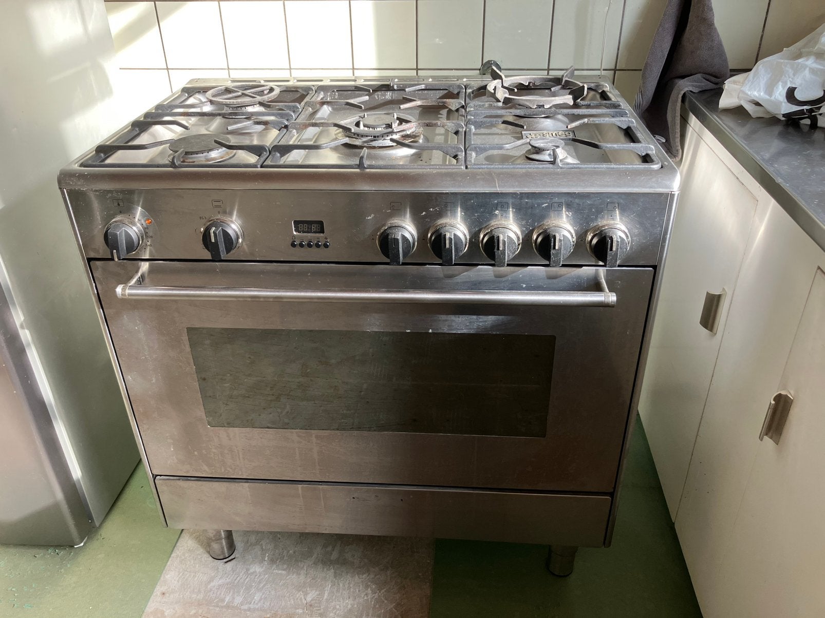 Smeg oven met gasfornuis, Witgoed en Apparatuur, Fornuizen, Ophalen, 60 cm of meer, Zo goed als nieuw, Gas