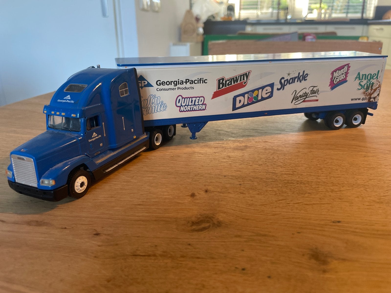 Georgia-Pacific Vrachtwagen Model met Trailer, 1:32 tot 1:50, Zo goed als nieuw, Truck, Ophalen