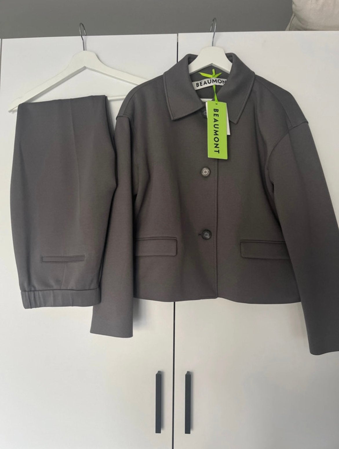 Beaumont Amsterdam grijze co-ord set, Kleding | Dames, Jasjes, Kostuums en Pakken, Maat 38/40 (M), Kostuum of Pak, Verzenden, Nieuw