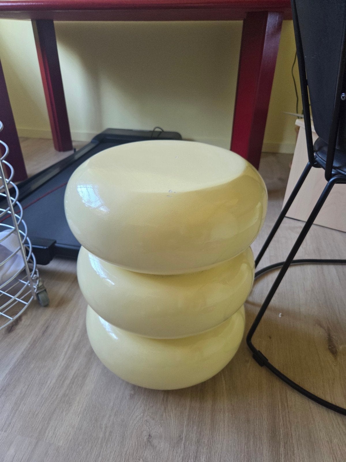 xenos botergeel bijzettafel, Minder dan 55 cm, Gebruikt, Rond, Ophalen