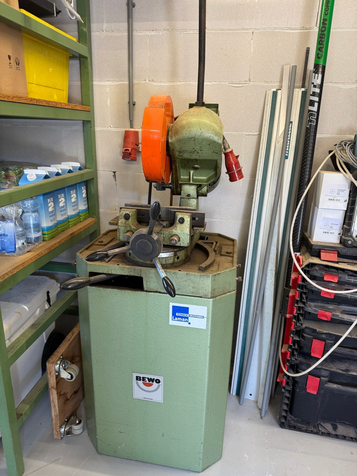 Bewo 250 Afkortzaag 400V met meerdere zaagbladen, Zakelijke goederen, Machines en Bouw | Metaalbewerking, Ophalen