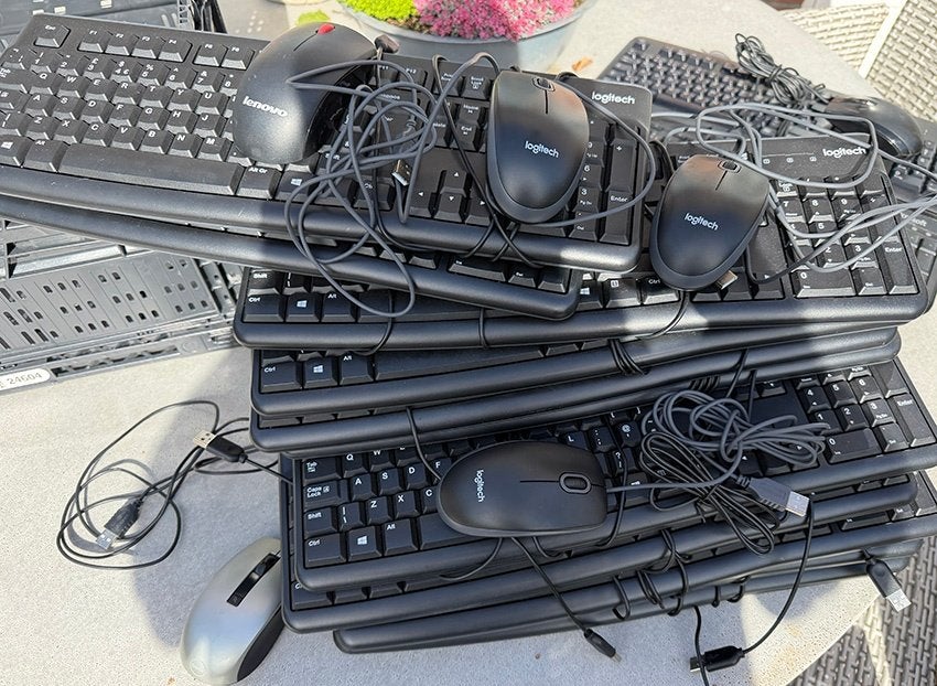 Enkele nieuwe en gebruikte toetsenborden bedraad, Ophalen, Logitech., Qwerty, Bedraad