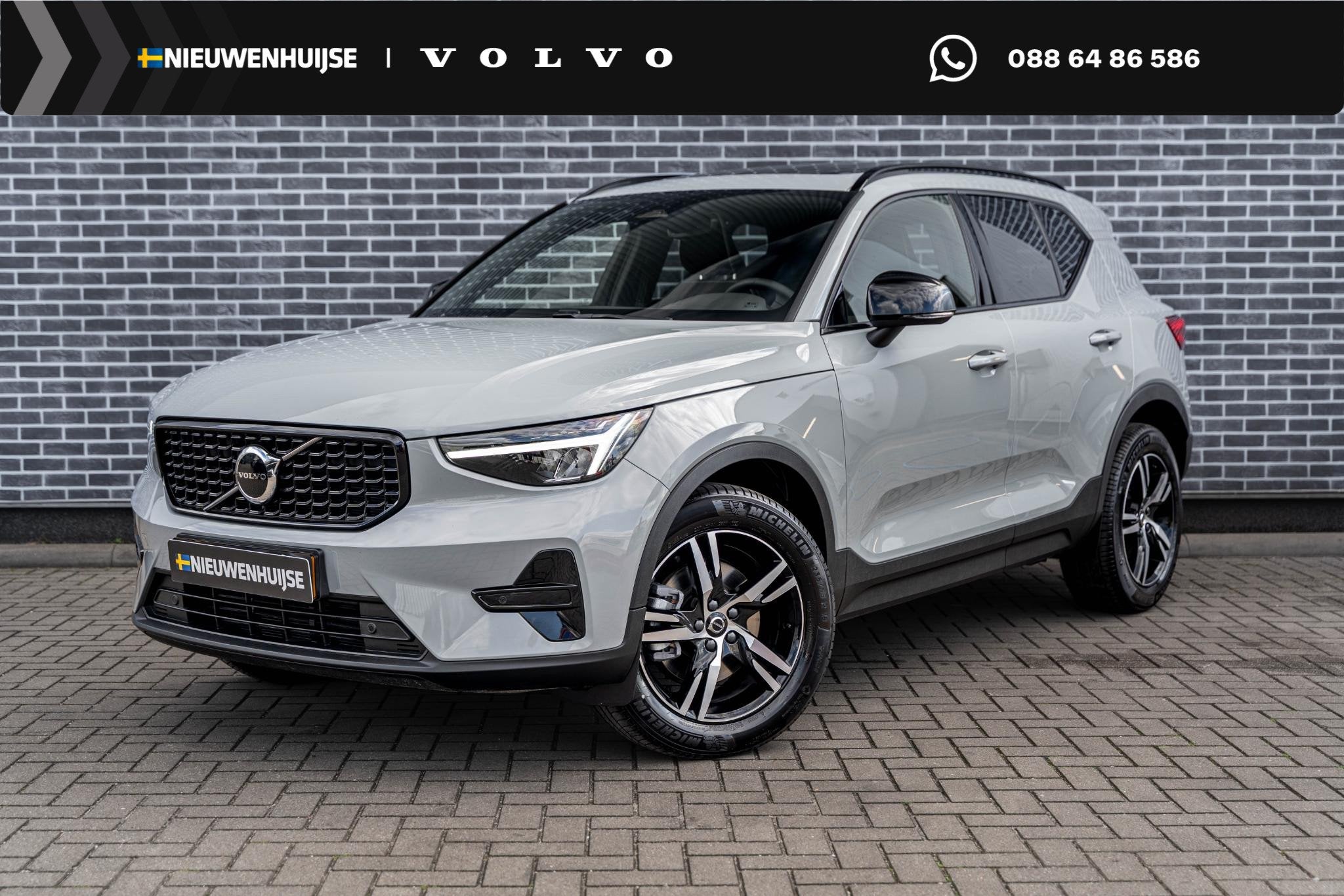 Volvo XC40 2.0 B4 Plus Dark | Trekhaak | Panoramadak | Harma, Gebruikt, Euro 6, 4 cilinders, Leder en Stof