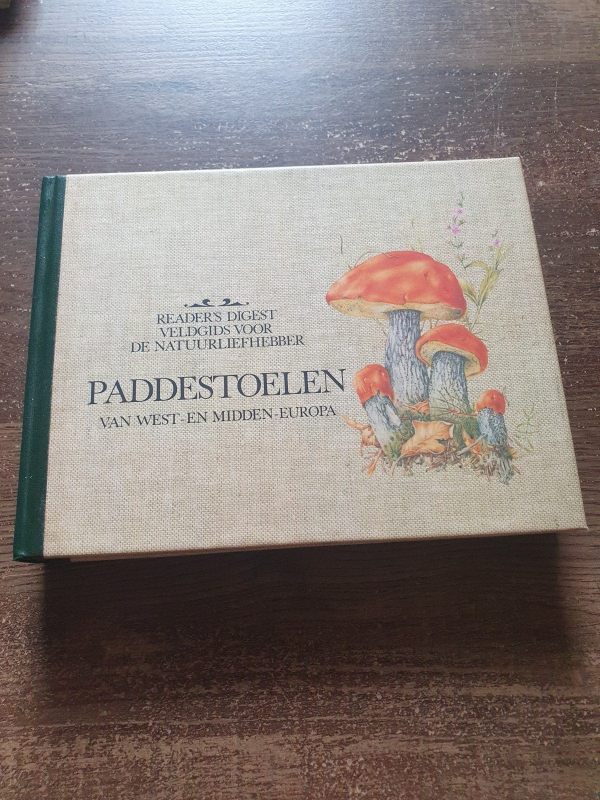 Reader's Digest Veldgids Paddenstoelen West en Midden-Europa, Boeken, Ophalen of Verzenden, Zo goed als nieuw, Overige onderwerpen