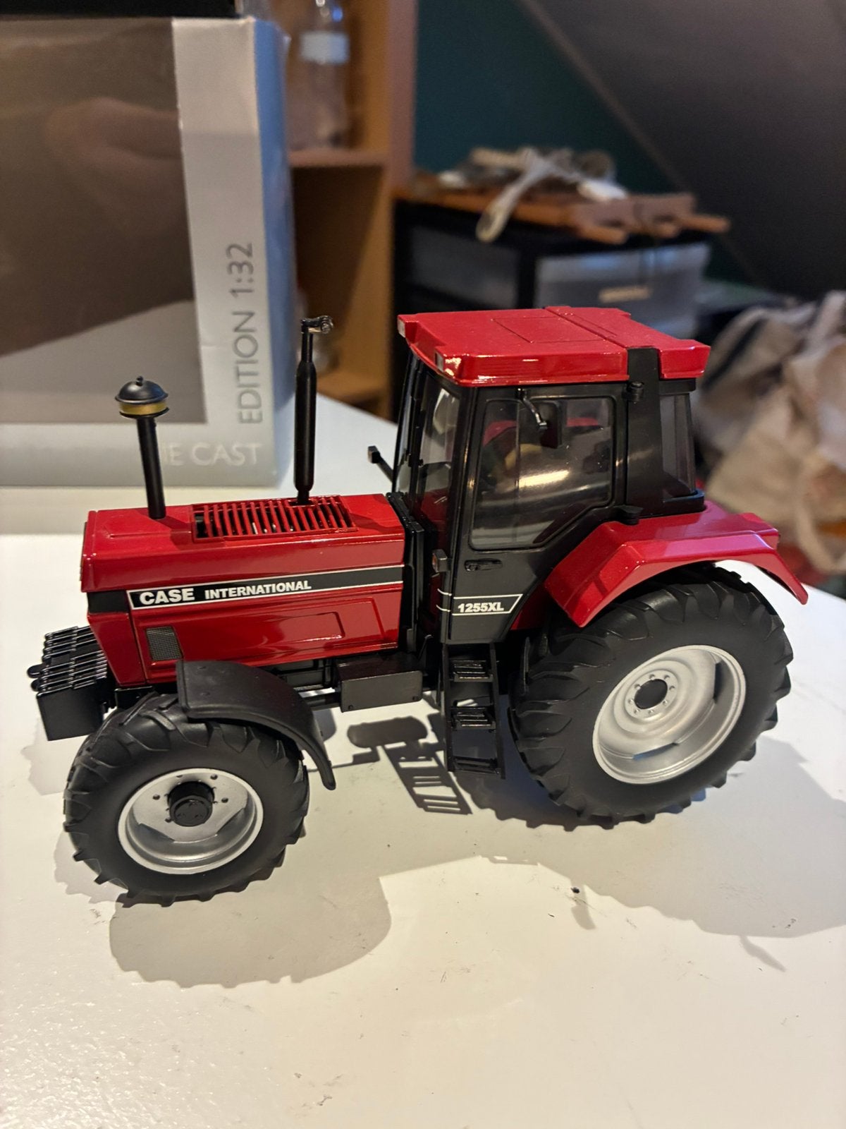Case international 1255xl Schuco, Ophalen of Verzenden, Zo goed als nieuw, Tractor of Landbouw, Schuco