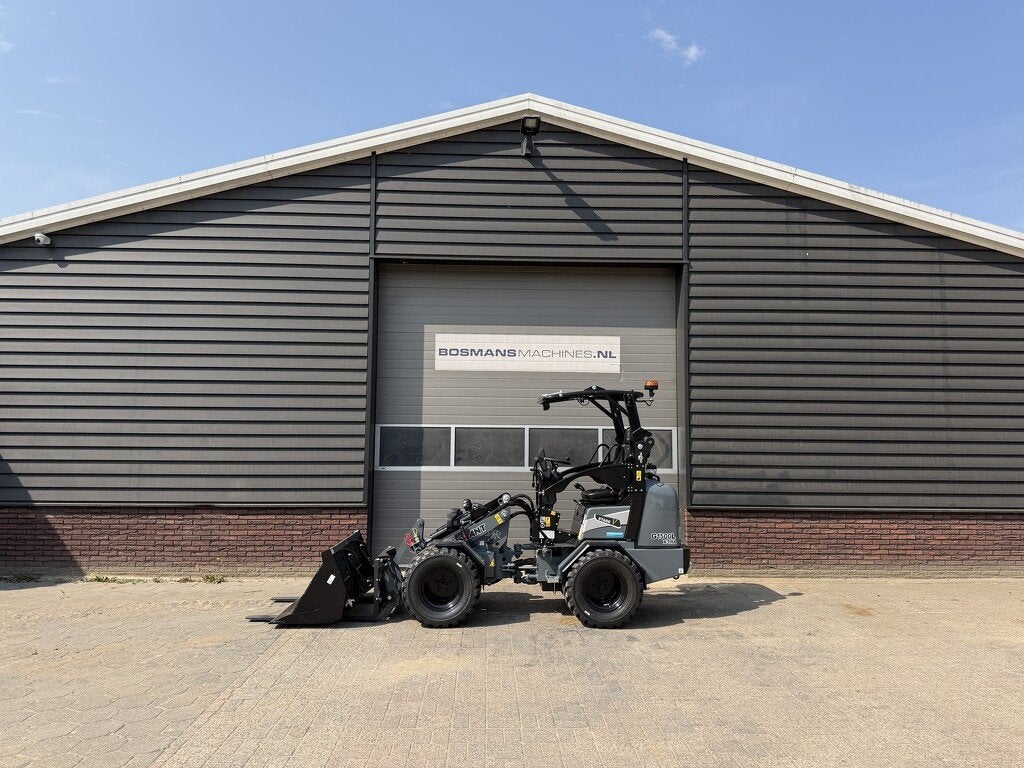 GIANT G1500L X-TRA minishovel NIEUW giekvering €625 LEASE, Tobroco, Info@tobroco.nl, Sprendlingenstraat 57
5061 KM  Oisterwijk