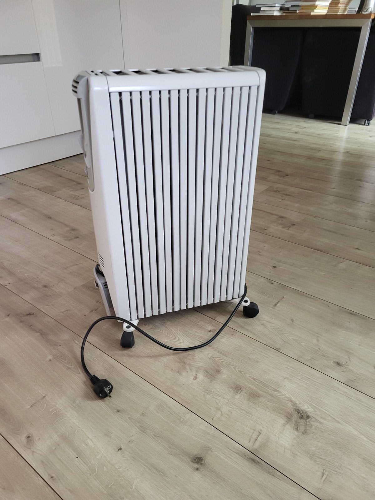 De'Longhi Dragon Olieradiator - Efficiënte Bijverwarming, Doe-het-zelf en Verbouw, Verwarming en Radiatoren, Ophalen, Gebruikt