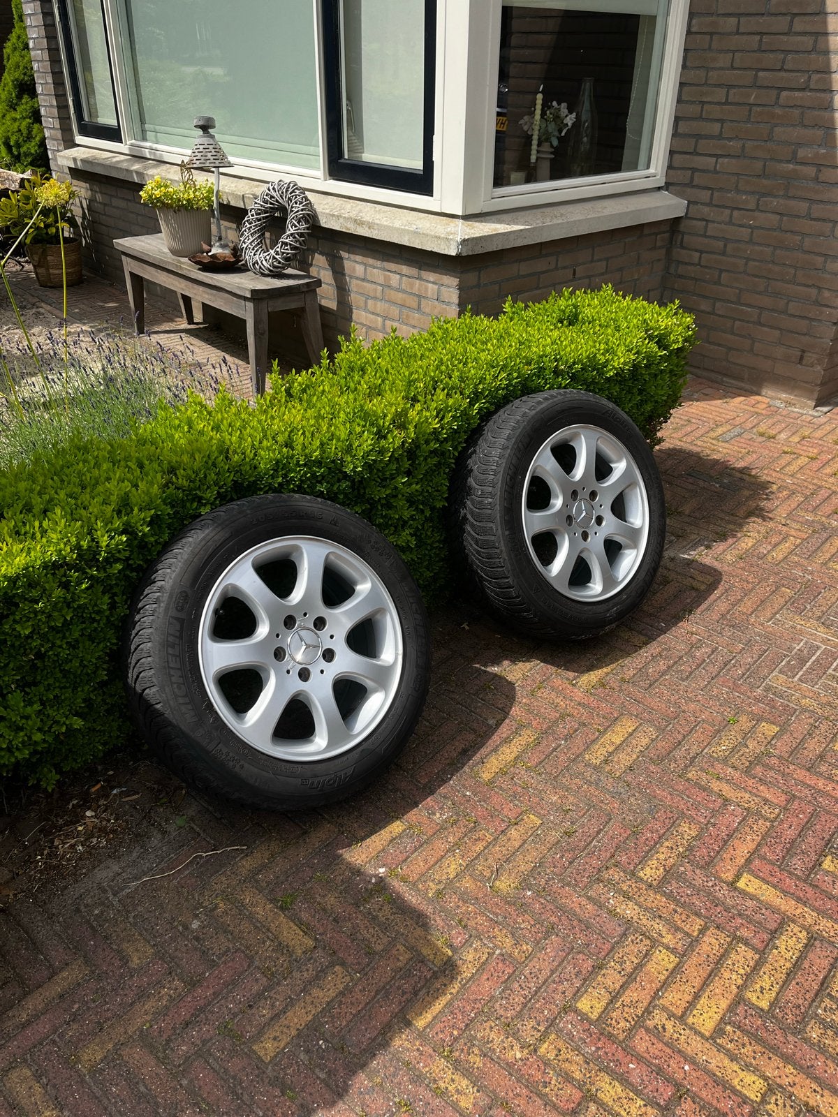 Mercedes-Benz Velgen met All Season Banden 205/55 R16, Ophalen