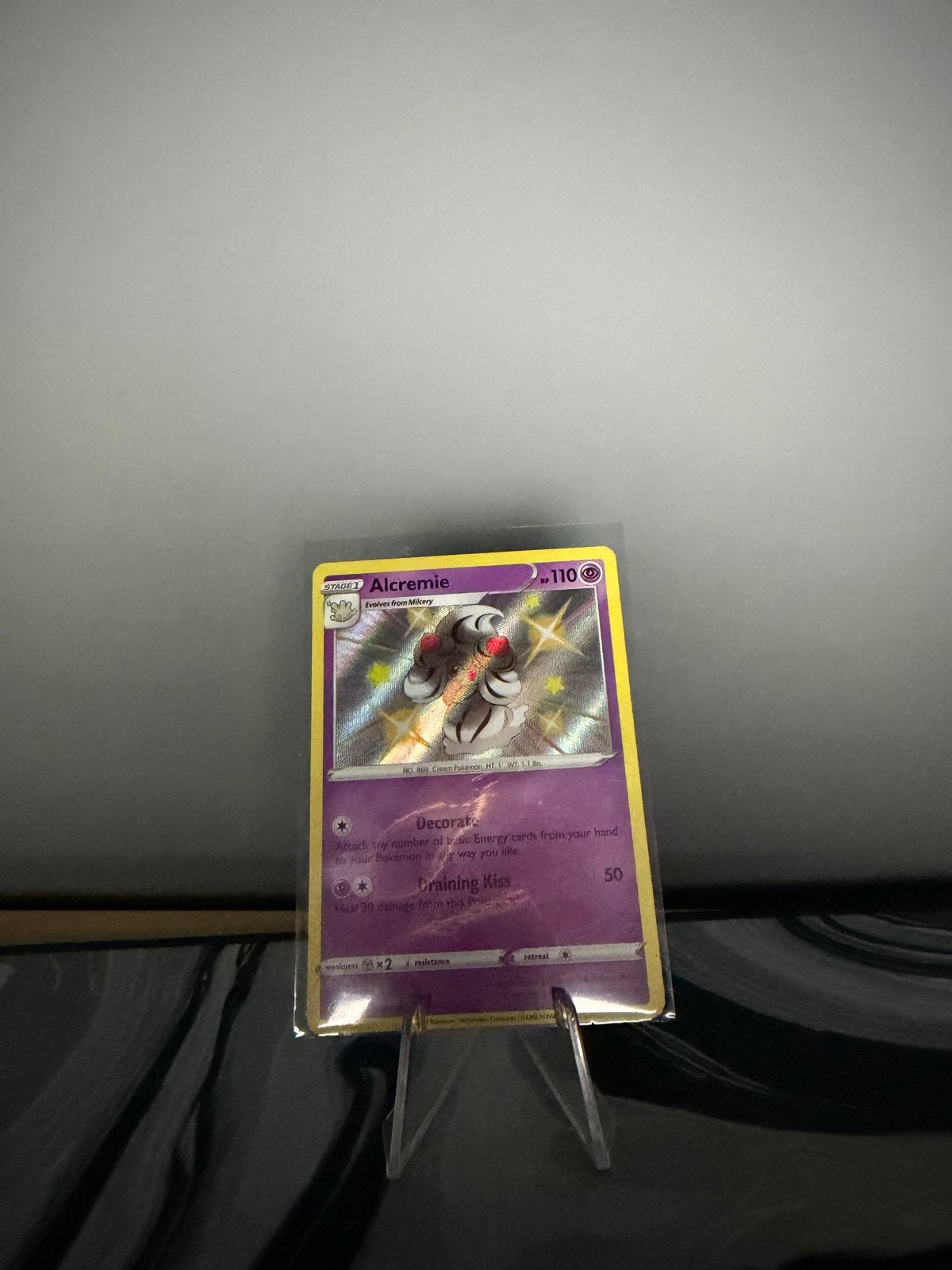 Alcremie VMAX Shiny Pokémon kaart - Zo goed als nieuw, Hobby en Vrije tijd, Verzamelkaartspellen | Pokémon, Ophalen of Verzenden