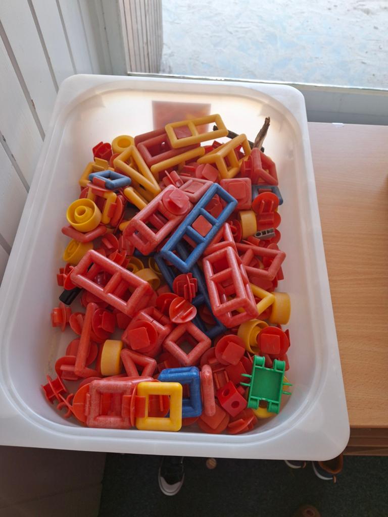 Plasticant mobilo kleutermateriaal, Ophalen