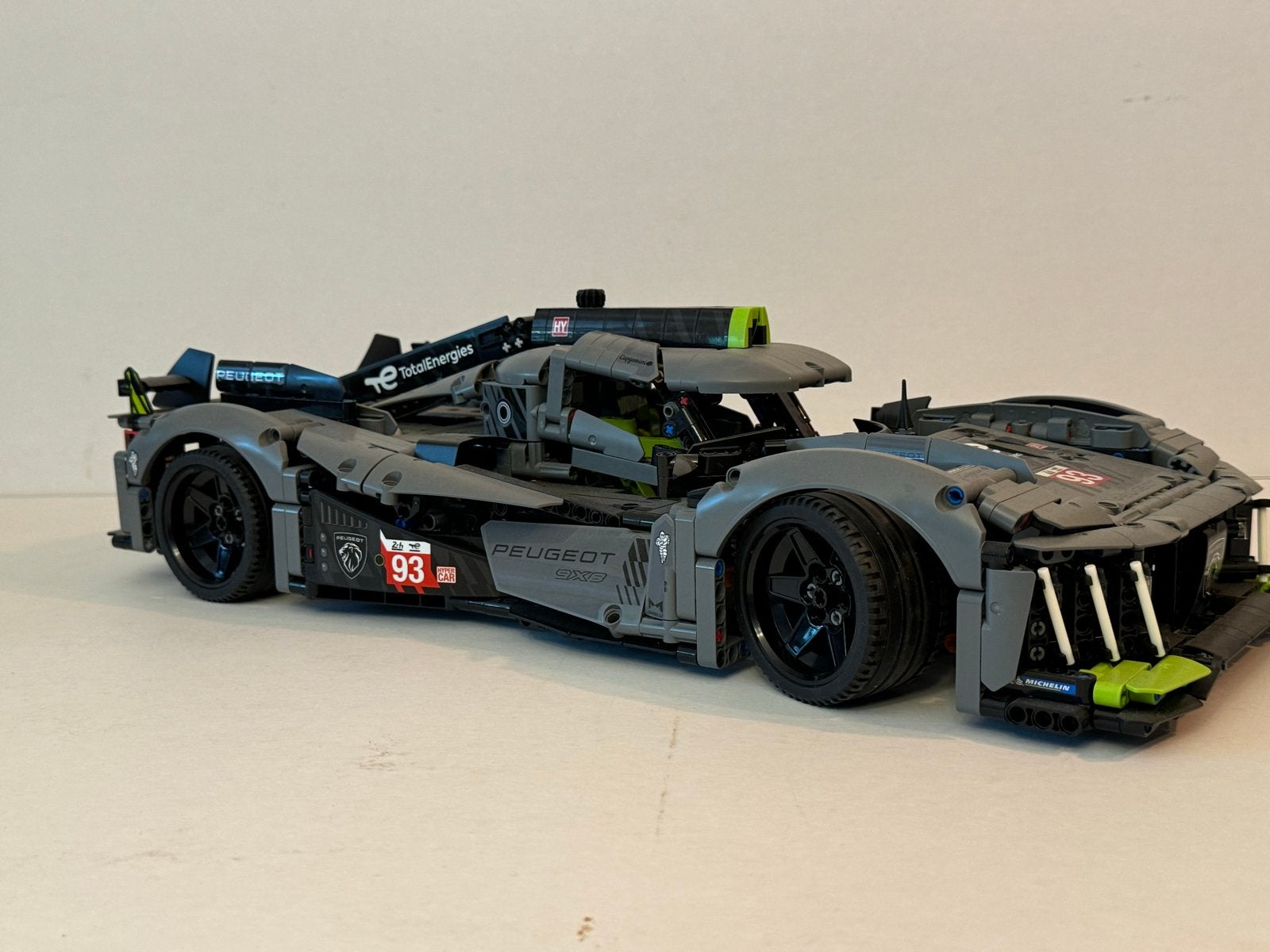 LEGO Technic Peugeot 9X8 24H Le Mans Hybrid Hypercar, Ophalen of Verzenden, Zo goed als nieuw, Overige merken