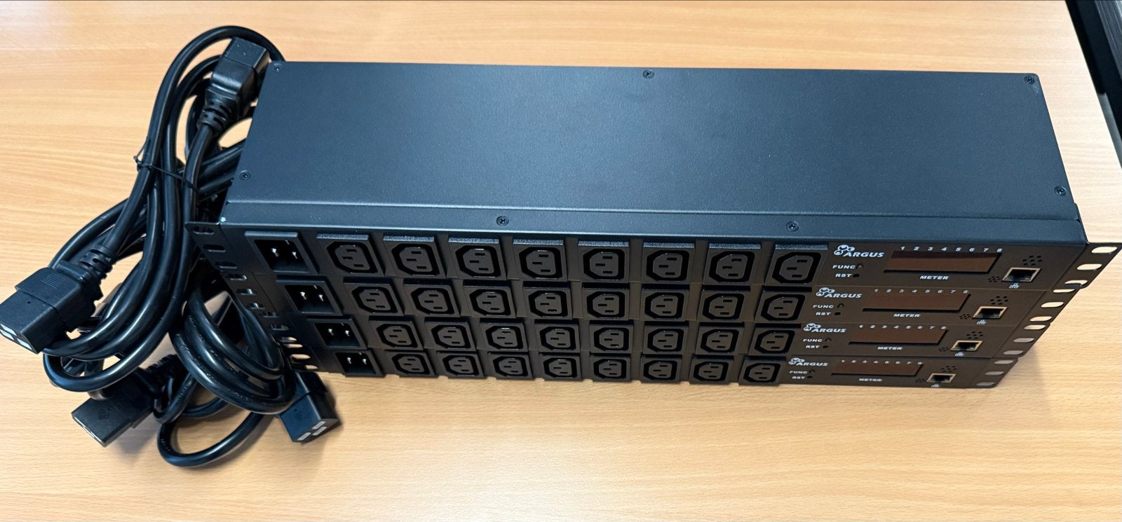 4stuks Argus PDU met  8 C13-uitgangen en C19-ingangen, Ophalen of Verzenden, Gebruikt, Overige typen