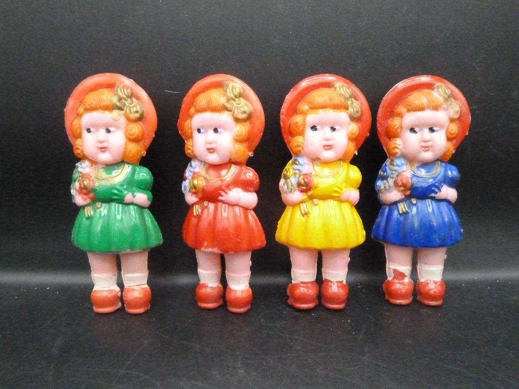 Vintage oud plastic rammelaar bloemenmeisje Roodkapje, Antiek en Kunst, Antiek | Speelgoed, Ophalen of Verzenden
