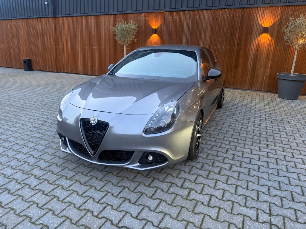Alfa Romeo Giulietta 1.750 TBI 2014 Grijs, Auto's, Voorwielaandrijving, 1295 kg, 4 cilinders, Elektrische ramen
