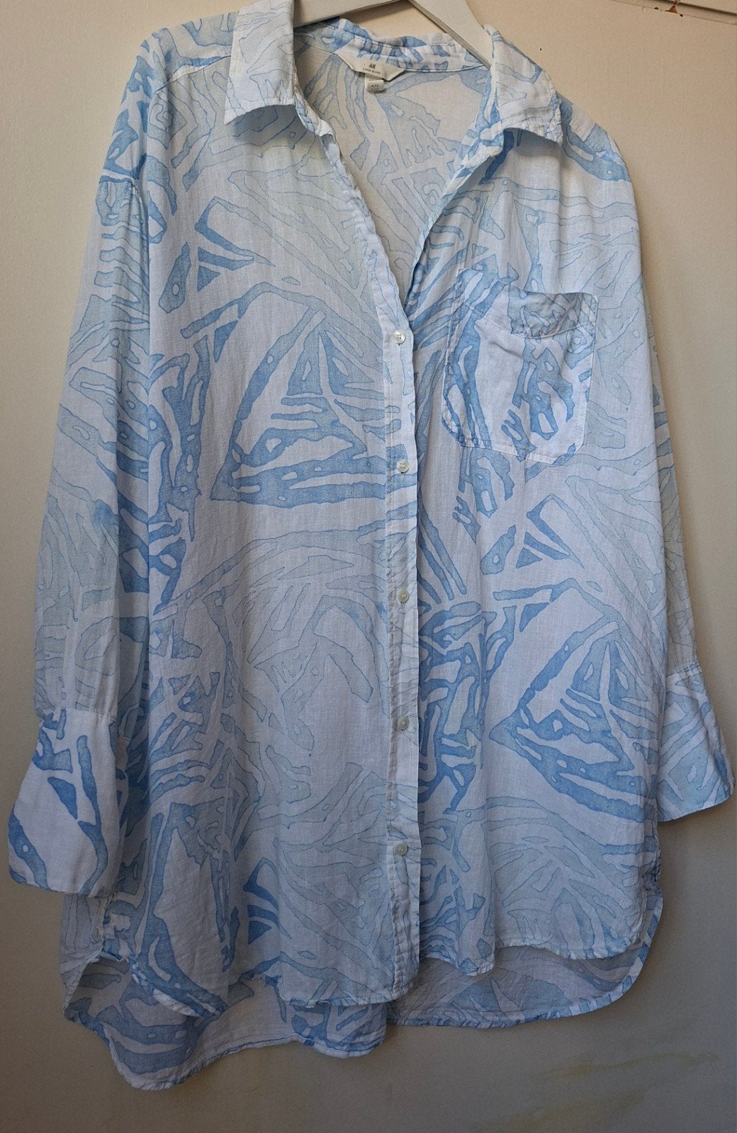 Ruim wit/blauw linnen hemd, maat 44/46, H&M, Verzenden
